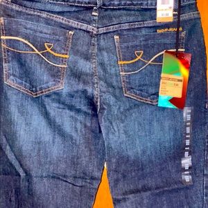 DKNY JEANS